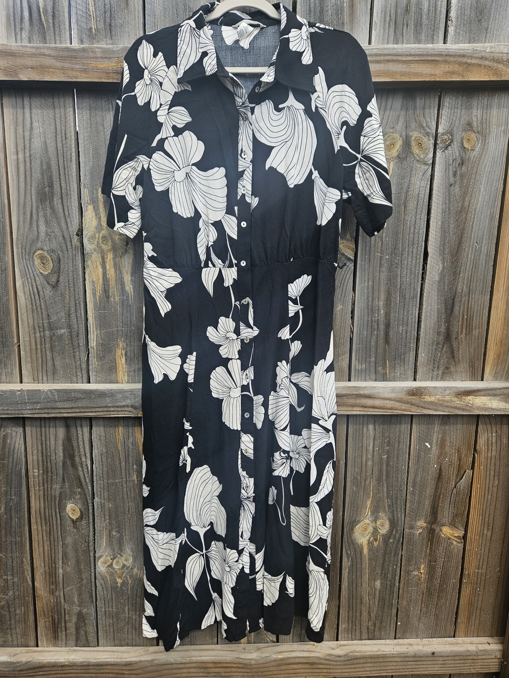 H&M Black and White Floral Button Down Collared Short Sleeve Maxi Dress